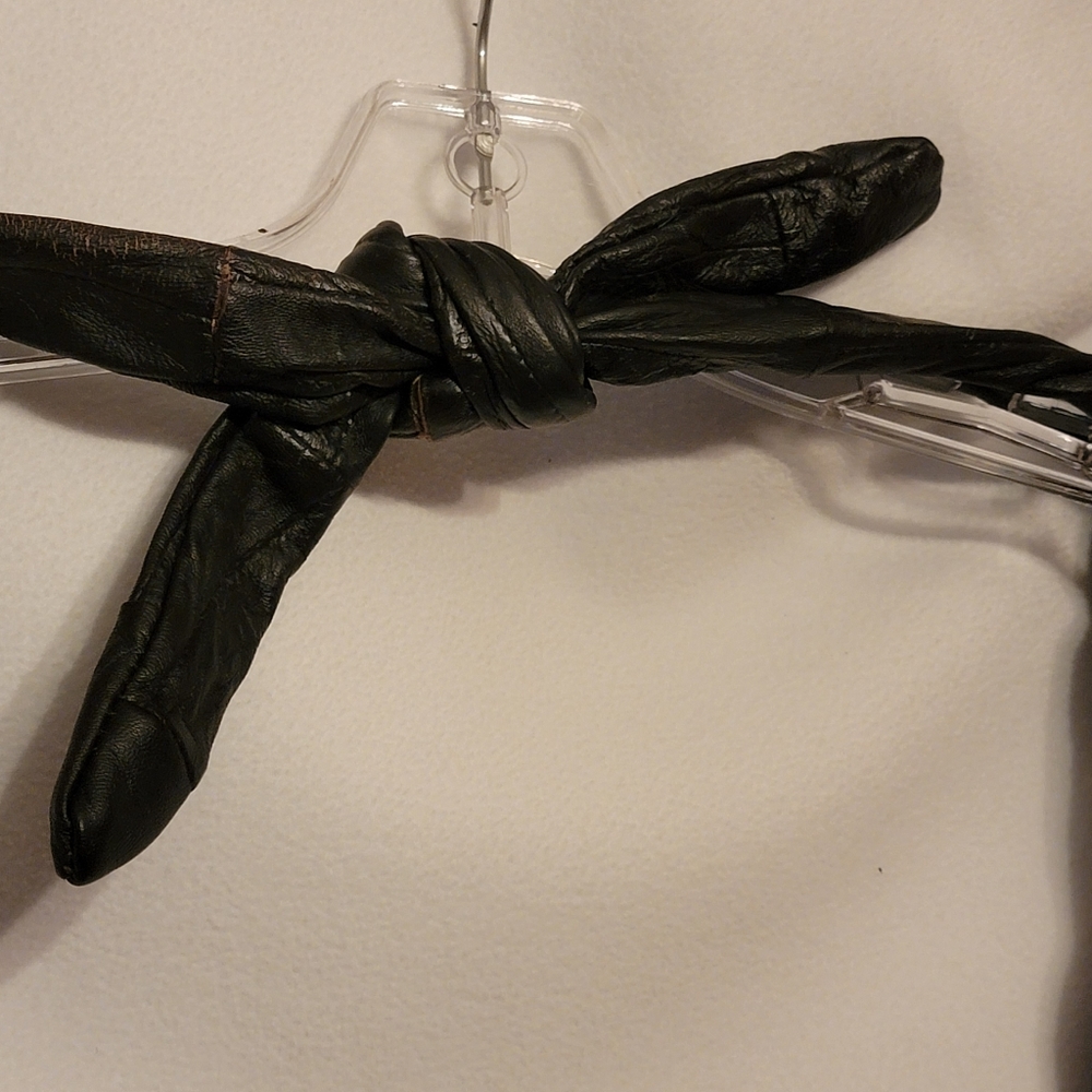 Leaf painted Black Leather Hobo Bag - Picture 4 of 4